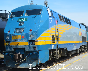 Locomotive VIA912 left side / coté gauche